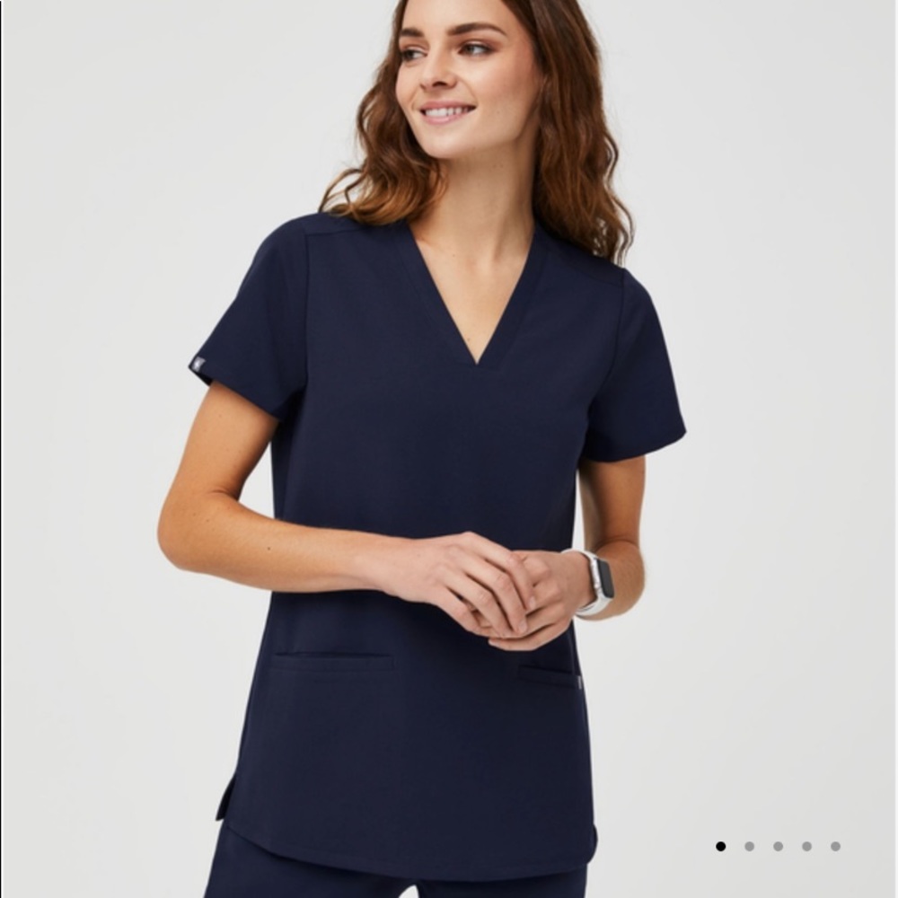 FIGS Casma 3 Pocket Top (set of 2)